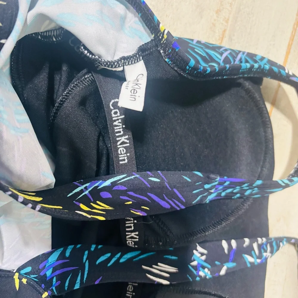 ❤️Calvin Klein Geometric One Piece Swimsuit-Sz M (8-10) - Picture 5 of 5